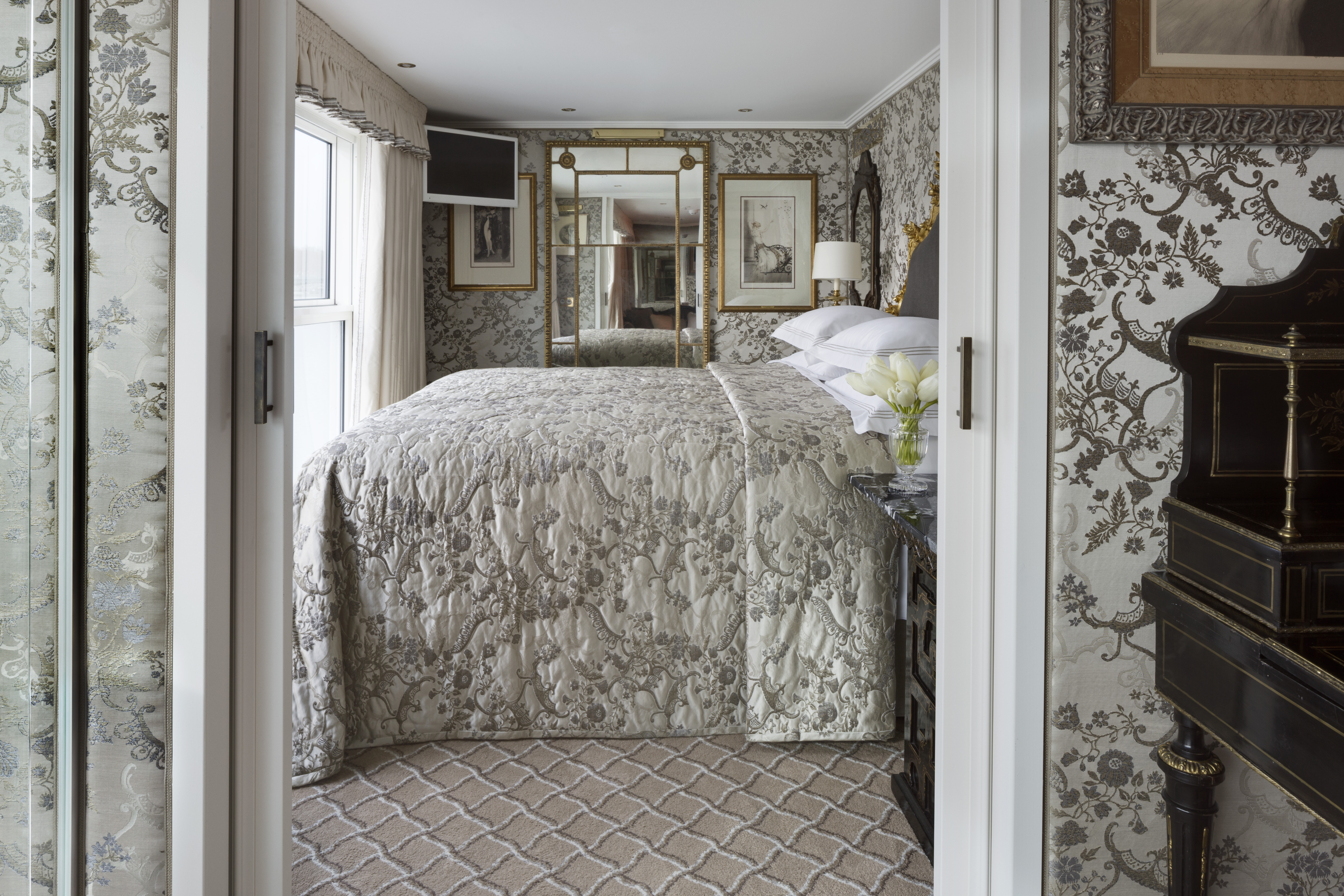 UNIWORLD Boutique River Cruises SS Catherine Accommodaion Royal Suite Bedroom.jpg